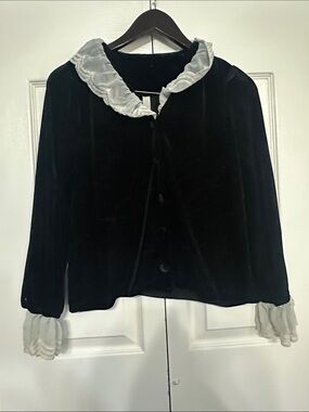 Women's Black Velvet Blazer with White Lace Collar and Cuffs
